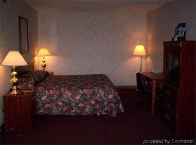 Sunflower Inn & Suites - การ์เดนซิตี้ ห้อง รูปภาพ